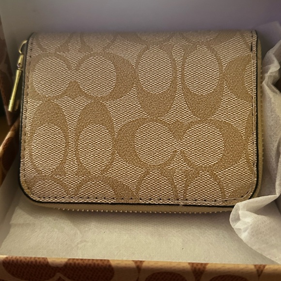 Coach Pink and Tan Signature Zip Card Case with Gold Hardware - Picture 2 of 5